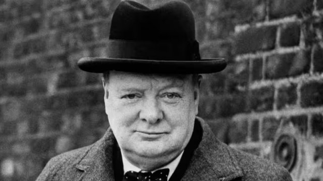 Çörçillin dünya müharibəsi zamanı istifadə etdiyi diş protezləri satışa çıxarılır