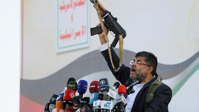 Husilər ABŞ və Britaniyanı hədələdi: \