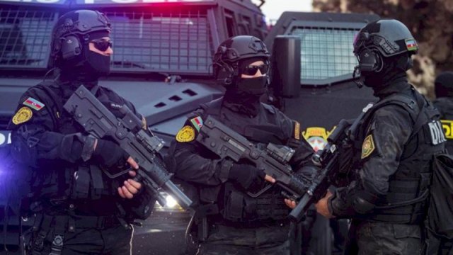 Polisdən əməliyyat: Yasamalda 30 nəfər tutuldu - VİDEO