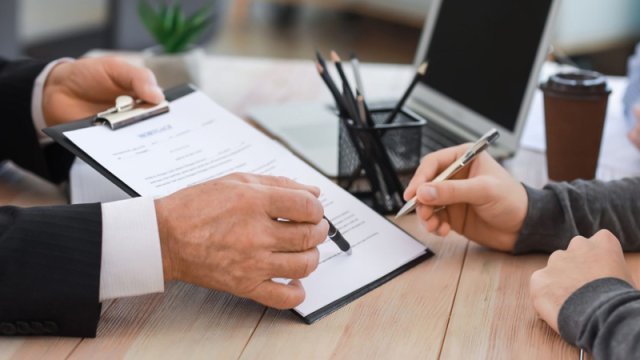 Azərbaycanda eyni adama məxsus beş şirkət bağlandı