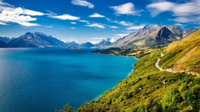 Bura köçmək istəyənlərə torpaq və pul verilir