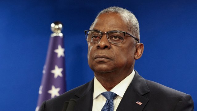 ABŞ-ın müdafiə naziri prostat xərçəngindən müalicə olunduqdan sonra işə qayıdıb