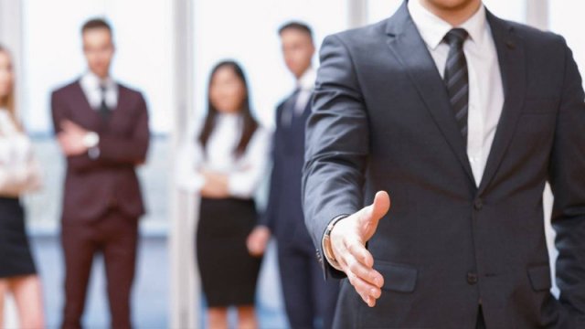 Bu qurum işçilərin maaşlarını azaltdı, ixtisarlar başladı