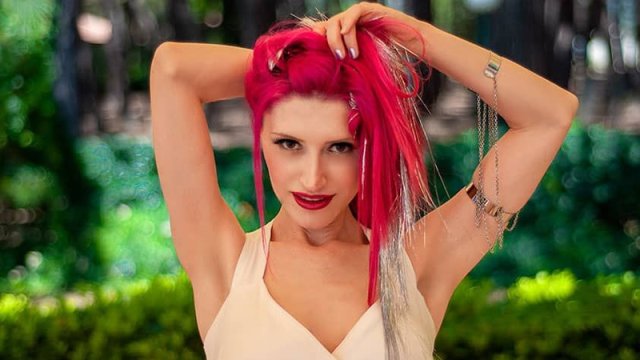 Məşhur türk müğənnisi Bakıya gəlir