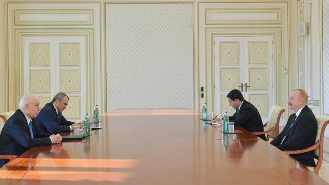 Prezident qəbullar keçirdi