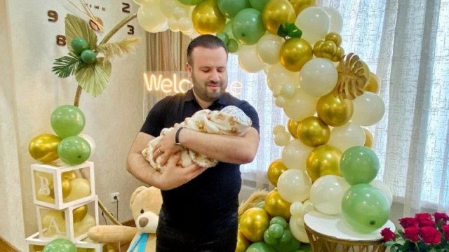 İkinci övladı dünyaya gəldi - FOTO