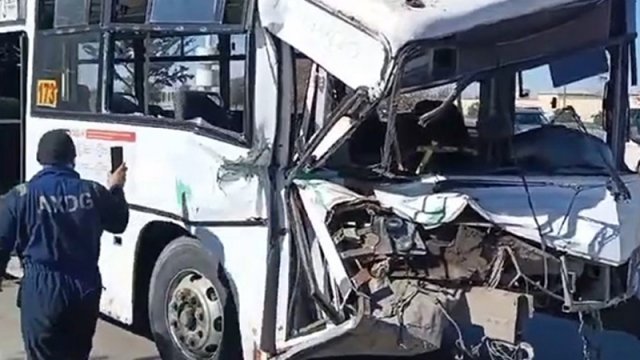 Bakıda marşrut avtobusu ağır qəzaya düşdü - VİDEO