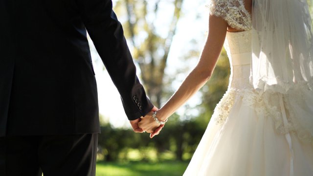 Qonaqlar 1500 dollar vermədi, gəlin toyunu ləğv etdi