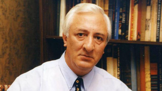 Vəfat etmiş bəstəkardan mahnı istəyən müğənni kimdir? - \