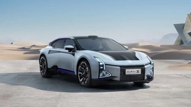 Məşhur avtomobil istehsalçısı fəaliyyətini dayandırdı