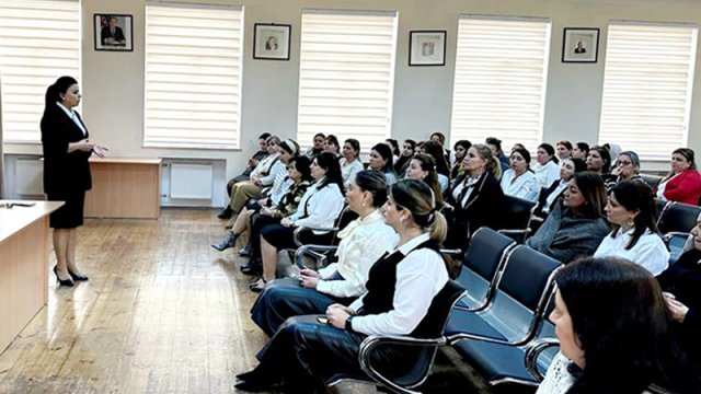 Mehriban Vəliyeva həmin məktəbə getdi