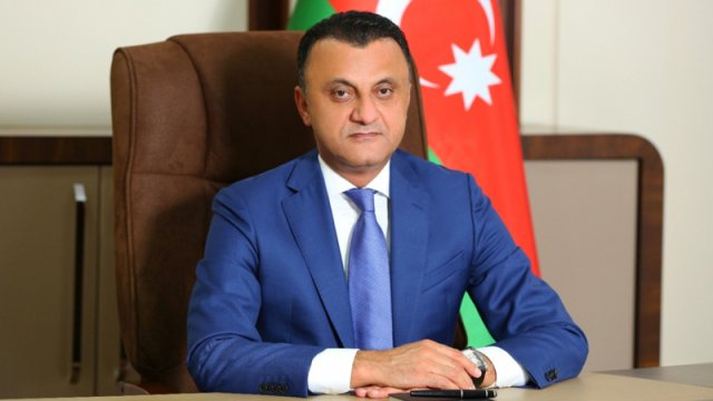 Vüqar Qurbanov direktoru işdən çıxardı - FOTO