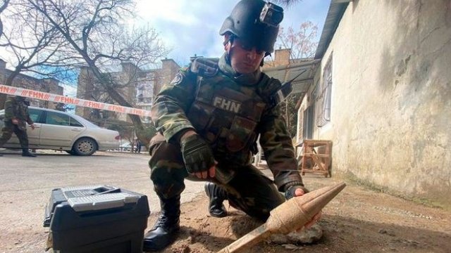 Bakıda döyüş tətbiqinə yararlı qumbara aşkarlanıb - FOTO/VİDEO