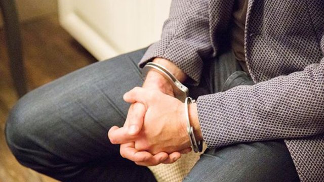 Qonşusunu bağça müdiri təyin etdirəcəyini demişdi - Həbs edildi