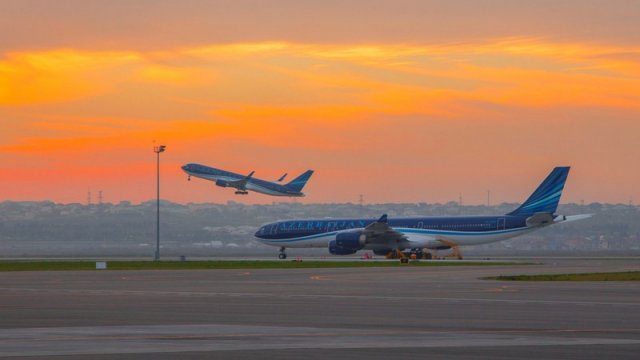 AZAL-ın Bakı-İstanbul təyyarəsi Ankarada təcili eniş etdi