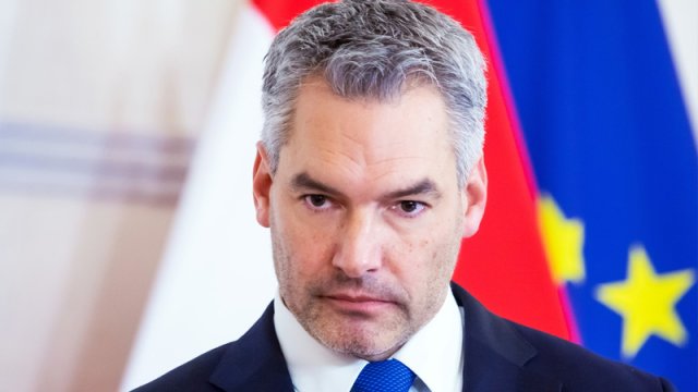Avstriya kansleri Putinlə görüşmək istəyir, amma...
