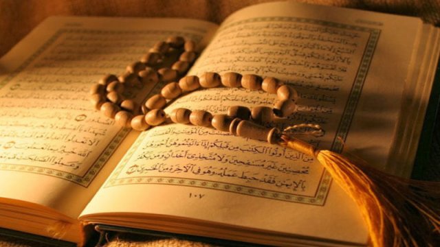Azərbaycanda 100 minə Qurani-Kərim kitabı satılır - FOTOLAR