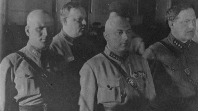 Stalinin iki dəfə maşın bağışladığı mühafizəçisi - o, sonda sovet liderinə sui-qəsd cəhdində ittiham edilib