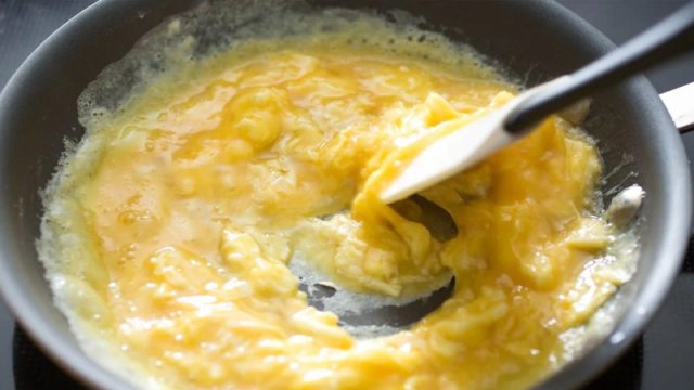 Ləzzətli qayğanaq yemək üçün bunu əlavə edin...