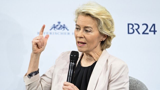 Ursula fon der Leyen Aİ-ni yeni nəsil silahlar istehsal etməyə çağırdı
