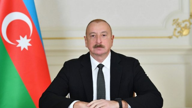 Prezident Roma Papasına təbrik məktubu göndərdi