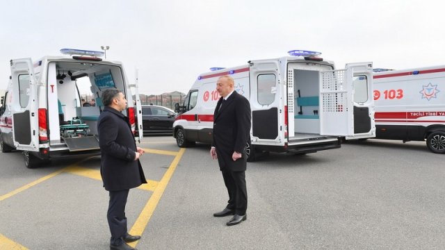 Prezident yeni alınmış müasir təcili tibbi yardım avtomobilləri ilə tanış olub - YENİLƏNİB