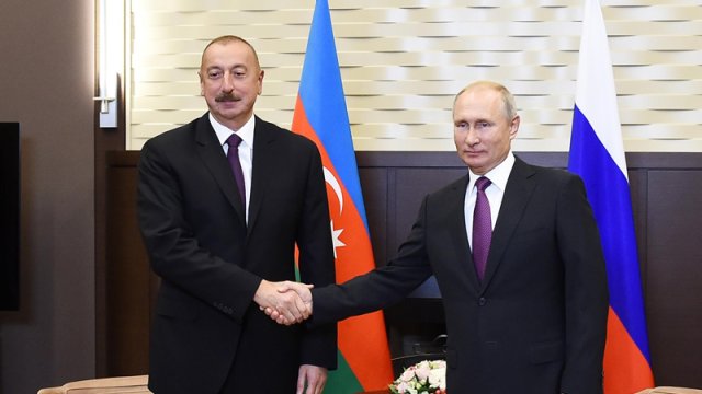 İlham Əliyev Putinə zəng etdi
