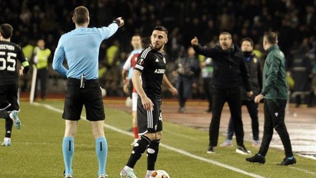UEFA-dan hakimi təhqir edən 