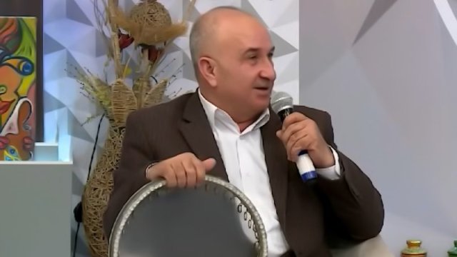 Əvvəllər xanəndə idi, 6 ildir taksi sürür - VİDEO