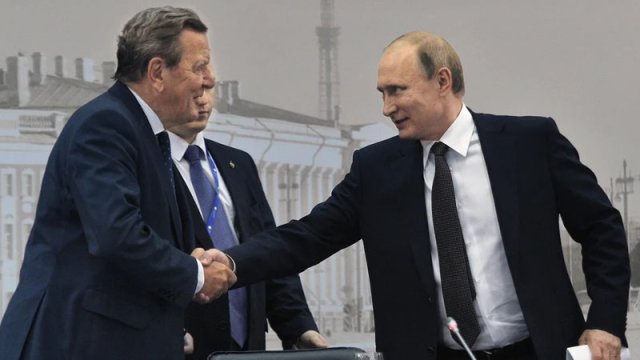 Keçmiş kansler Putinlə dostluğundan istifadə edərək Ukraynada sülhə nail olmaq istəyir
