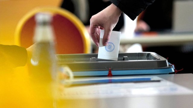 Estoniya rusiyalıları səsvermə hüququndan məhrum etmək istəyir