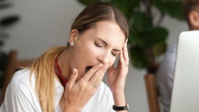 Bütün günü yatmaq istəyi nə ilə bağlıdır?