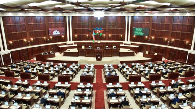 Daha bir deputatın mandatı ləğv olunacaq
