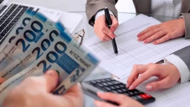 İşçinin maaşı gecikdiyi üçün ona əlavə vəsait ödənilməlidirmi? 