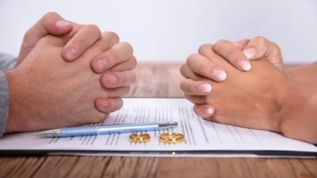 Yolları ayırmaq üçün 15 dollar rüsum - Bu, boşanmaların sayını azaldılacaqmı?