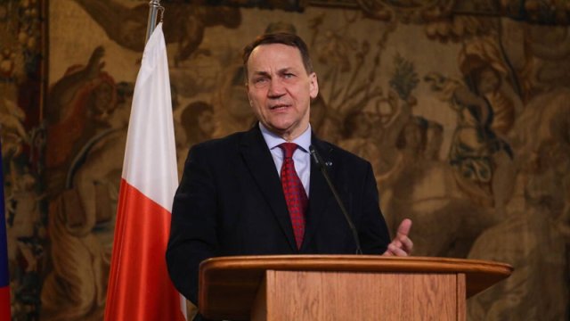 Müharibə başlayandan Polşa Ukraynaya 8,4 milyard avro yardım edib