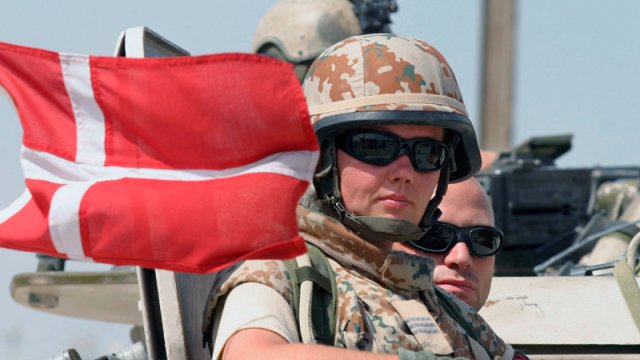 Avropa ölkəsi qadınları hərbi xidmətə cəlb etməyə hazırlaşır