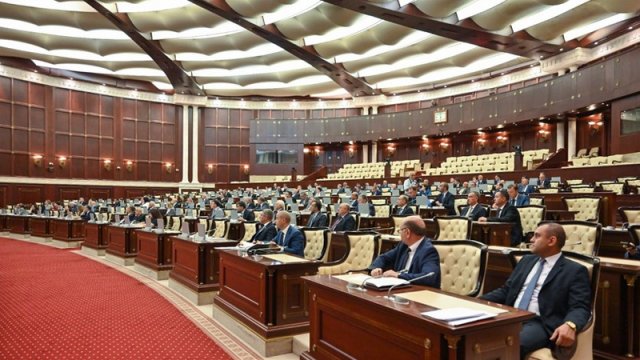 Milli Məclisdə boş qalan deputat yerlərinin sayı 10-a çatdı
