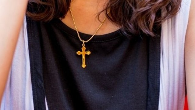 Xristianlığın simvolu sayılan xaç aksesuarlarına tələb niyə artır?