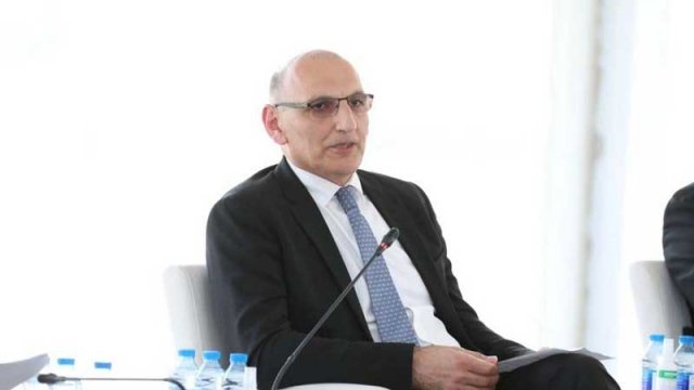 Elçin Əmirbəyov: 