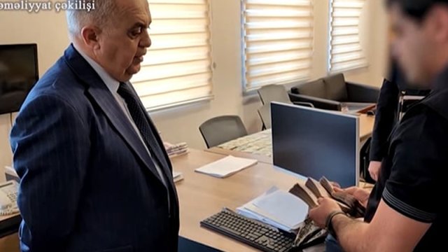 Nazir Saleh Novruzini işdən çıxardı