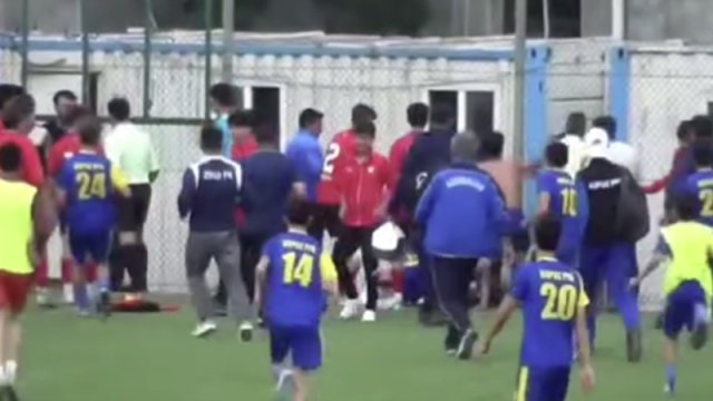 Gəncədə futbolçuların döyüldüyü davanın videosu