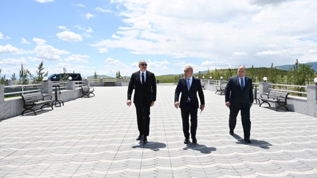 Prezident Füzuliyə səfər edib - YENİLƏNİB