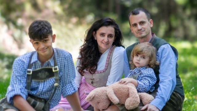 İtmiş telefonla başlayan eşq: Azərbaycanlı Leyla ilə avstriyalı kürəkən Berndin hekayəsi