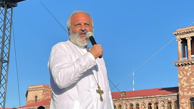 Ermənistanın təzə “qara keşişi” kimin marionetkasıdır?