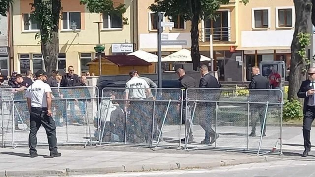 Slovakiyanın Baş naziri yaralanıb