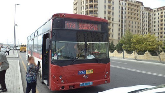 Qadının avtobusdan yıxılaraq öldüyü hadisənin təfərrüatı