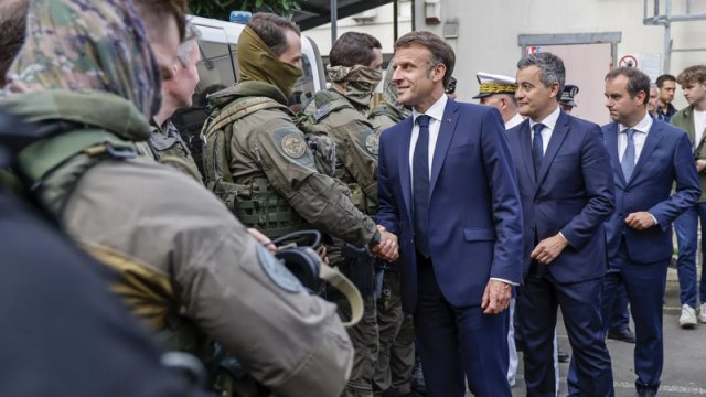 Fransa müstəmləkə imperiyası Makronun gözləri qarşısında dağılır - \