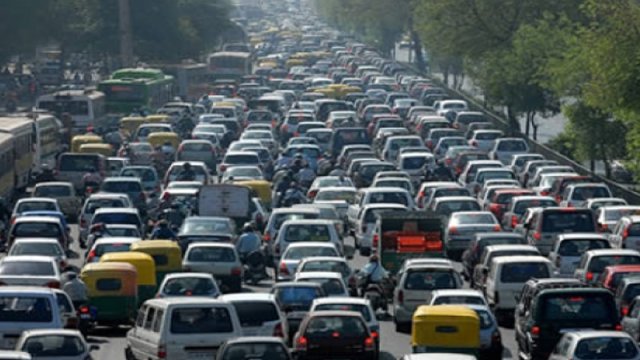 Mütəxəssis Bakıda tıxacları azaltmaq üçün atılacaq addımları AÇIQLADI