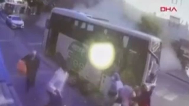 Həmin bina belə çökübmüş - Video